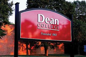 迪恩学院 Dean College