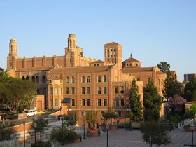 加州洛杉矶分校 University of California, Los Angeles 