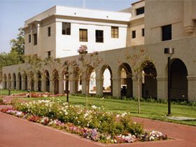 <a href=http://usa.blueskystudy.com/School-159.htm target=_blank>加州理工学院</a> California Institute of Technology