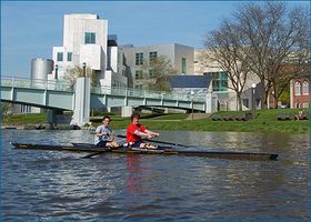 <a href=http://usa.blueskystudy.com/School-7.htm target=_blank>爱荷华大学</a> University of Iowa